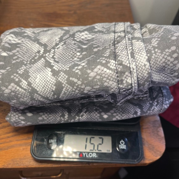 Seven7 Snakeskin Print Stretch 10 Skinny Jeans Grey Black White Denim Indie Rock - Picture 9 of 9